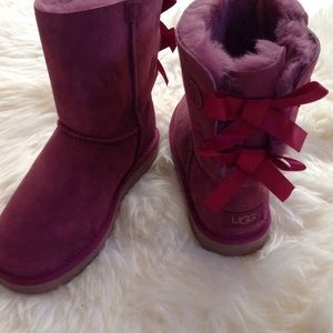 New UGG Bailey Bow boots for toddler size 6